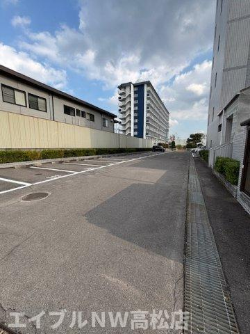 【ロイヤルハイツ茜の駐車場】