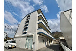 ファミール21の外観