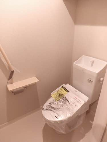 【シャーメゾンサンフォレスト　Ａ棟のトイレ】