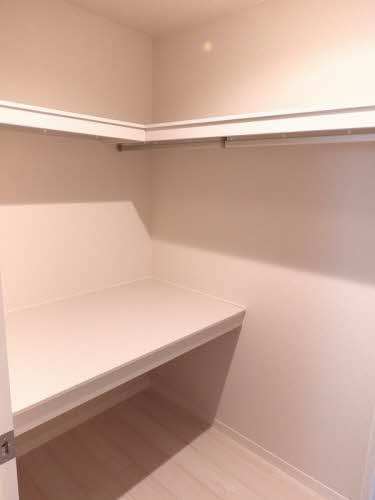 【シャーメゾンサンフォレスト　Ａ棟の収納】