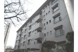 左近山団地6街区26号棟の外観