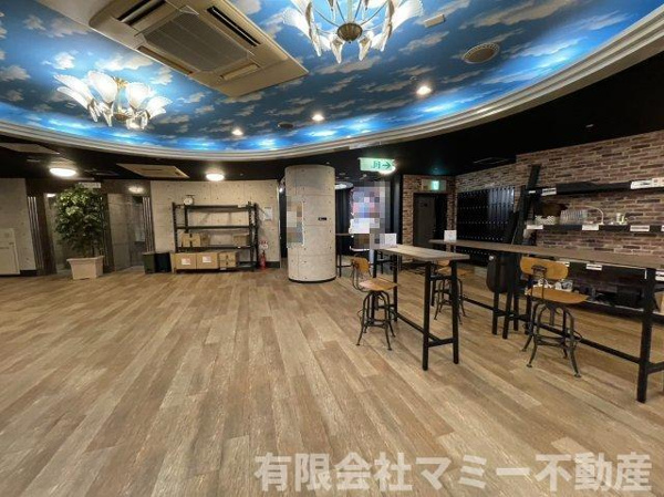 【諏訪栄町レンタルオフィスAのエントランス】
