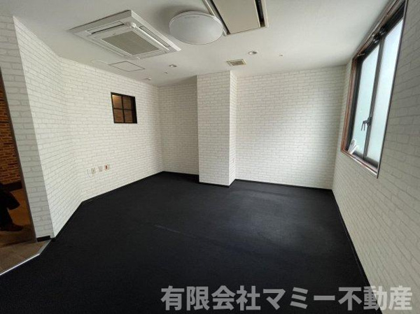 【諏訪栄町レンタルオフィスAの内装】