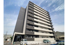 直方市大字下新入のマンションの外観