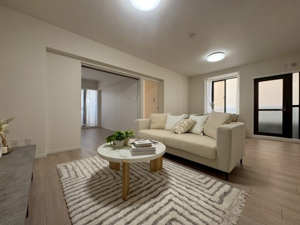 【ロイヤル芦屋川の居間】