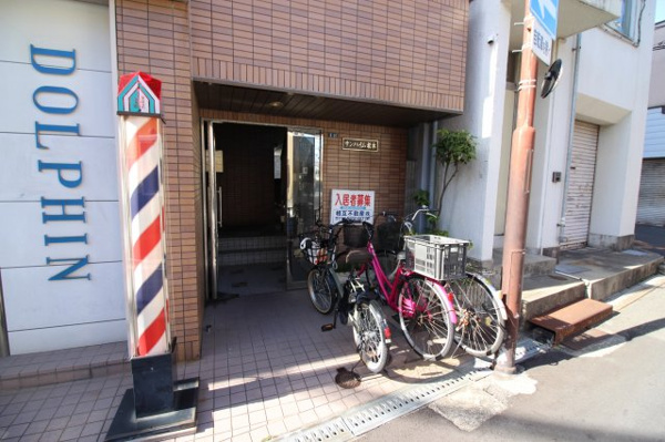 サンハイム松本のエントランス