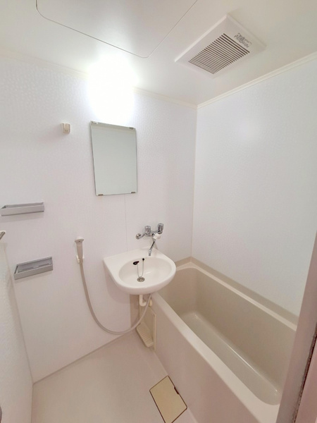 メゾンパールの浴室