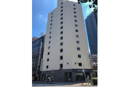 名駅セブンスタービルの外観