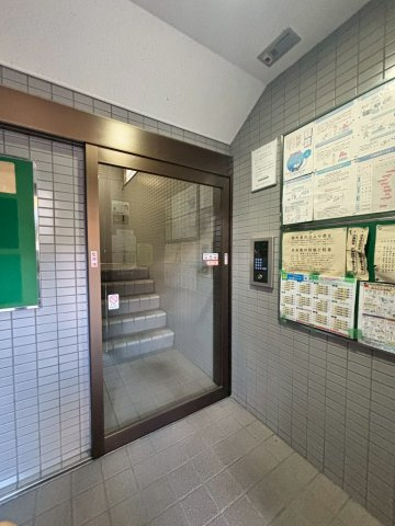 【スカイコートK1のエントランス】