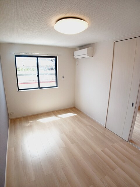 【アジュガ・Ⅱの洋室】