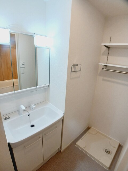 【アジュガ・Ⅱの洗面所】