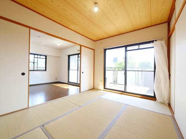 グリーンコーポ東生駒の和室