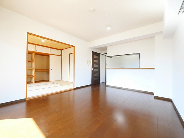 グリーンコーポ東生駒の居間