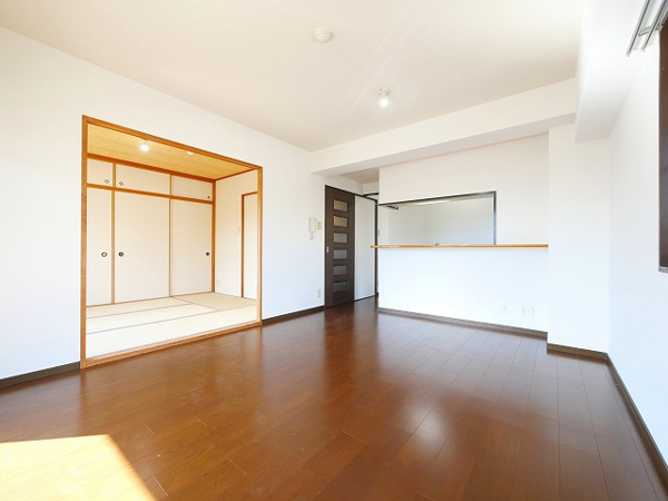 グリーンコーポ東生駒の居間