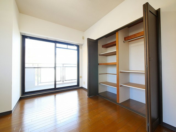 グリーンコーポ東生駒の寝室