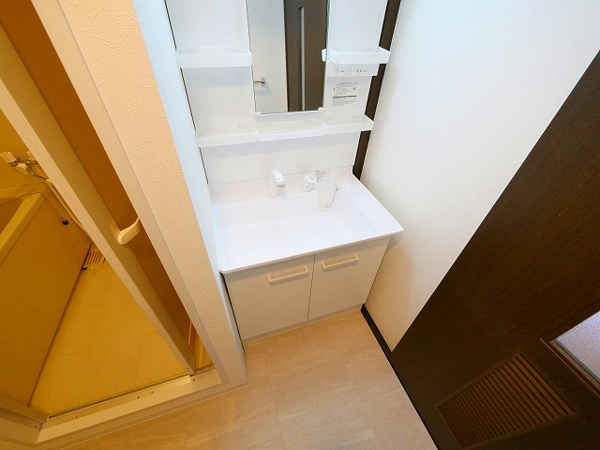 グリーンコーポ東生駒の独立洗面台