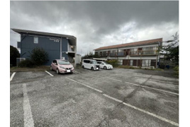 向広ハイツ 駐車場の外観