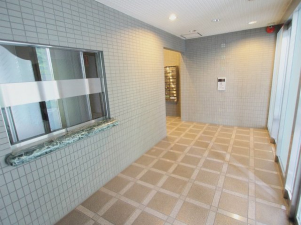 【グリーンコート毘沙門のエントランス】