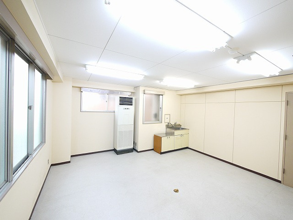 【千曲ビルの内装】