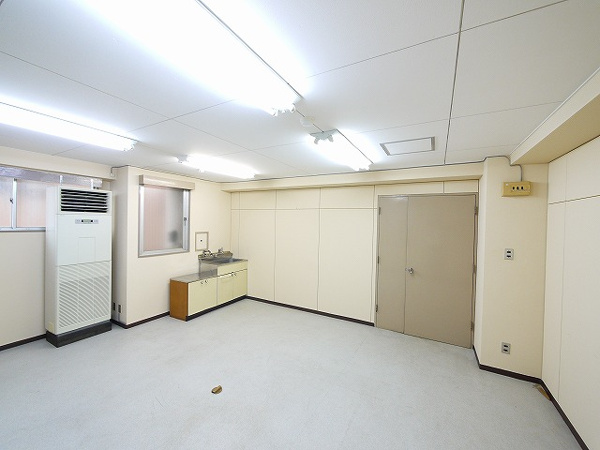 【千曲ビルの内装】