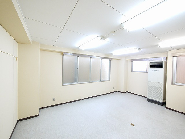 【千曲ビルの内装】