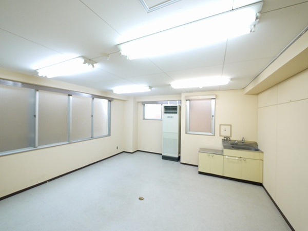 【千曲ビルの内装】
