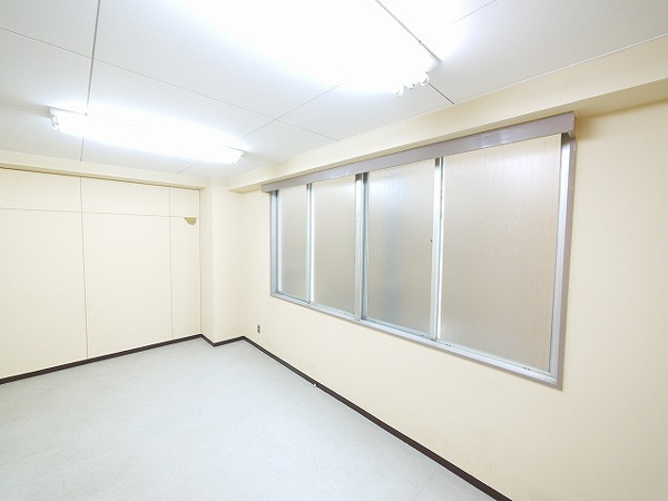 【千曲ビルの内装】