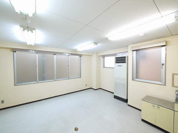 【千曲ビルの内装】