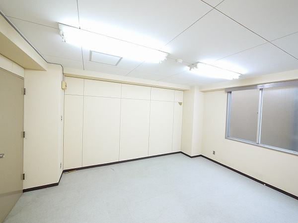 【千曲ビルの内装】