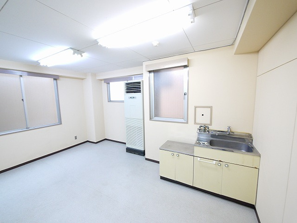 【千曲ビルの内装】