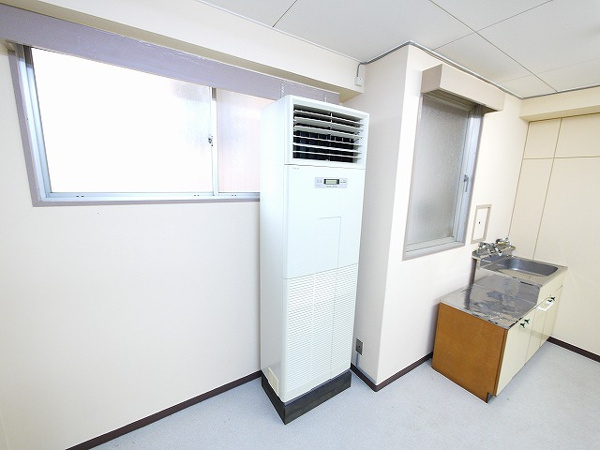 【千曲ビルの内装】