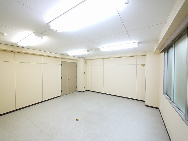 【千曲ビルの内装】