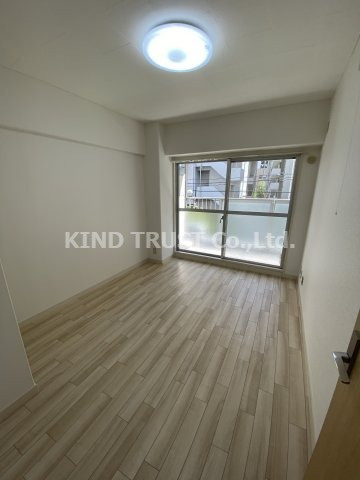 日商岩井中津マンションの居間