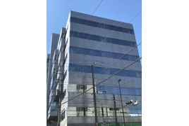 ヤダビルの外観