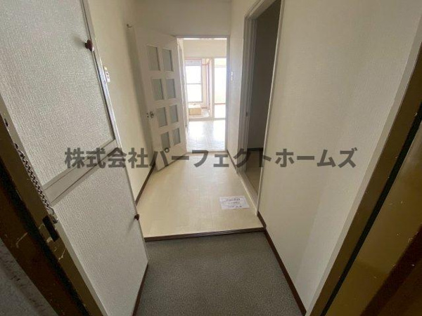 ハイクレスト宮之阪の玄関