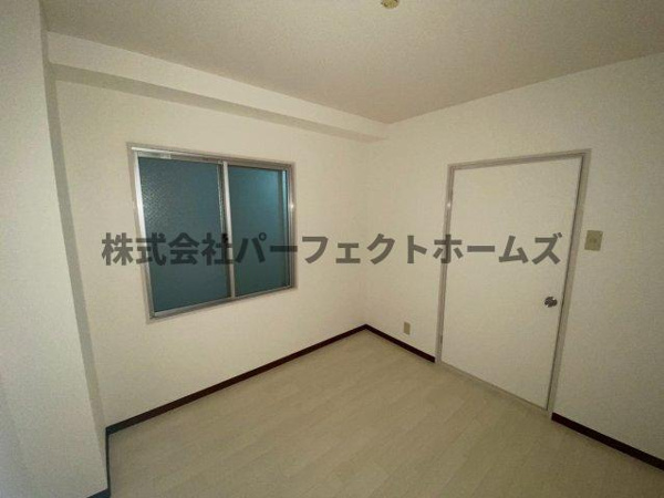 ハイクレスト宮之阪の洋室