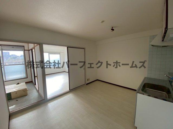 ハイクレスト宮之阪の居間