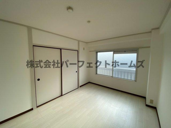 ハイクレスト宮之阪の洋室