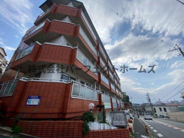 ハイクレスト宮之阪の外観