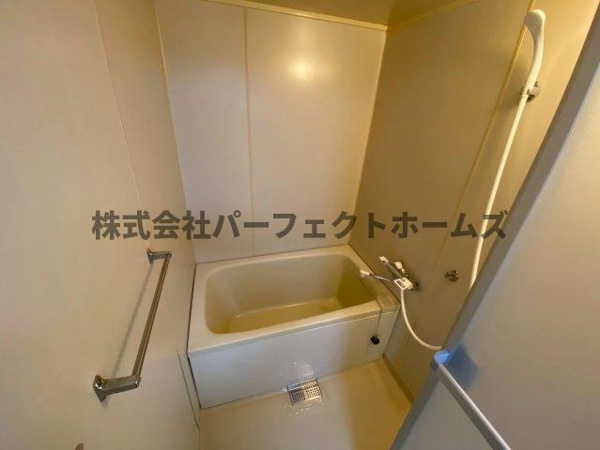 ハイクレスト宮之阪の浴室