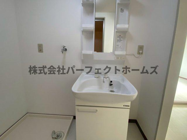 ハイクレスト宮之阪の独立洗面台