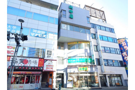 山中屋本店ビルの外観