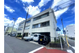 鈴鹿ビルの外観