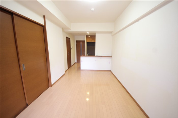 【ティーズガーデンの洋室】