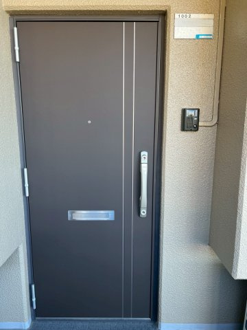 メゾンドール瀬田公園都市1番館の玄関