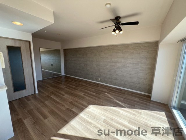 メゾンドール瀬田公園都市1番館の居間