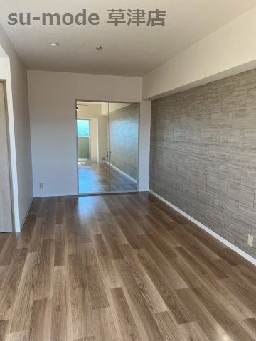 メゾンドール瀬田公園都市1番館の居間