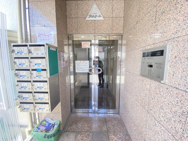 リバープロムナードのエントランス