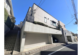ドルフ諏訪山の外観