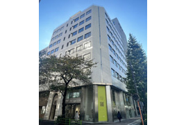 新々会館ビルの外観